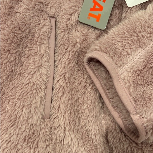 NWT Cozy Pink Fleece Women’s Jacket - Picture 3 of 4